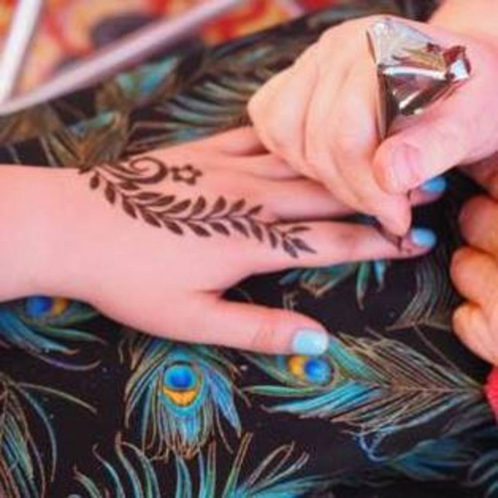 Meet your Posher, Flavia mcqueen